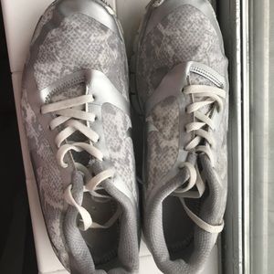 Nike air running shoes 9.5